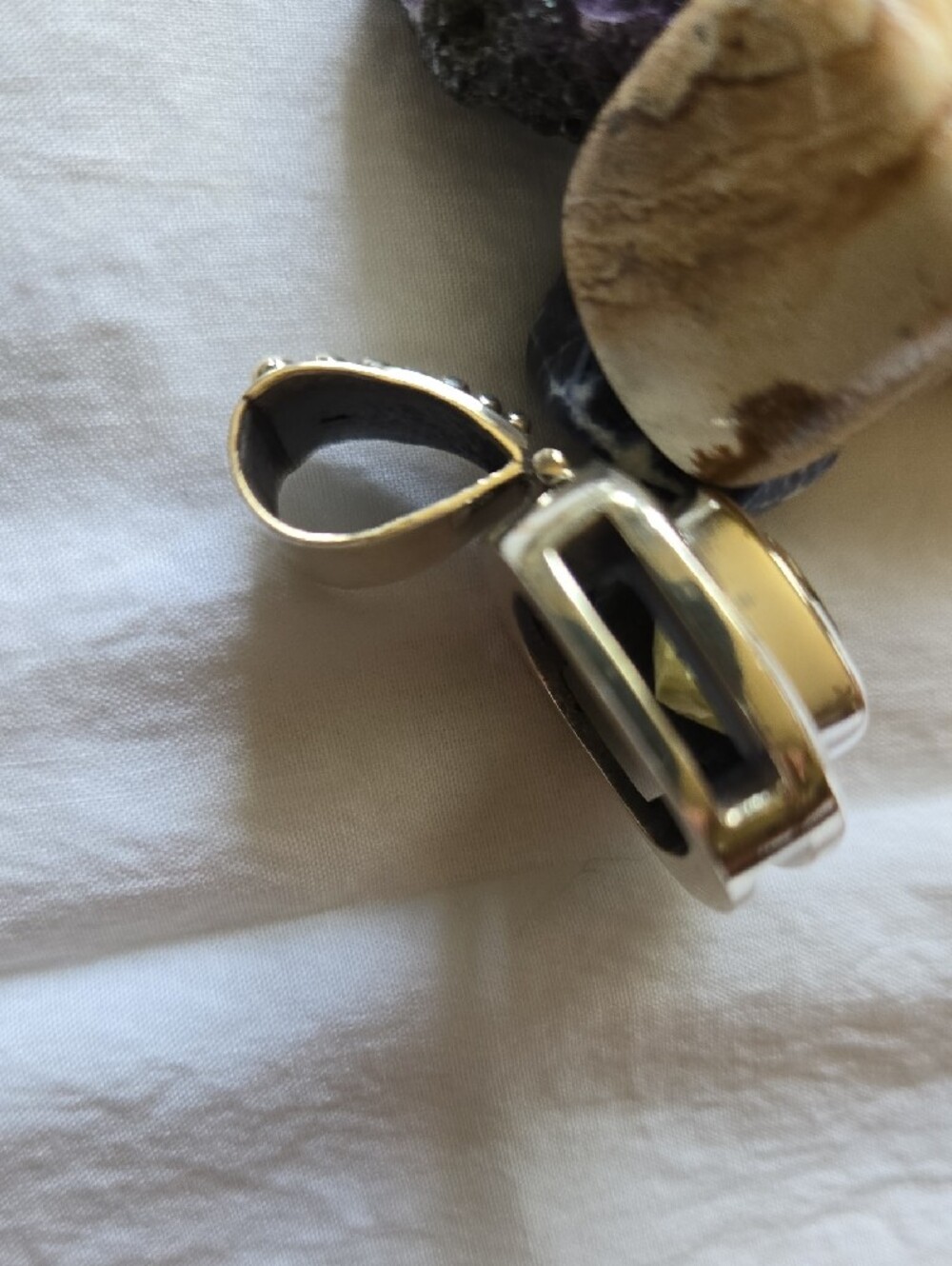 Sterling Silver Pendant with Yellow Faceted Gem - Picture 3 of 8